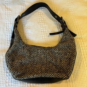 Banana Republic black and cream/tan chevron purse